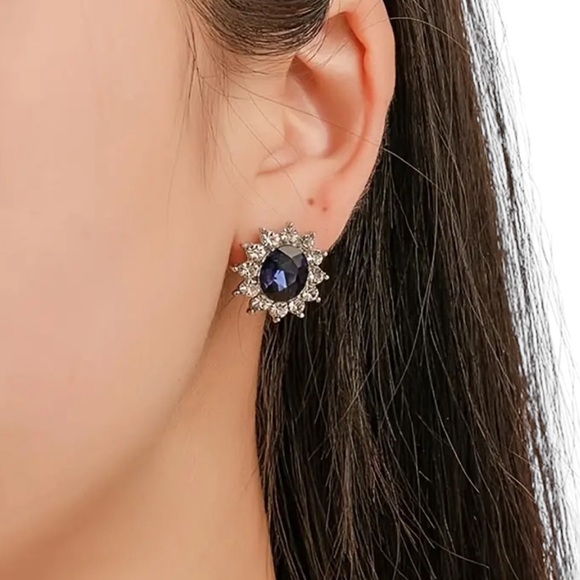 Silver Blue Sapphire Gemstone and Diamond Stud Earrings and Pendant Necklace Set - Picture 3 of 7